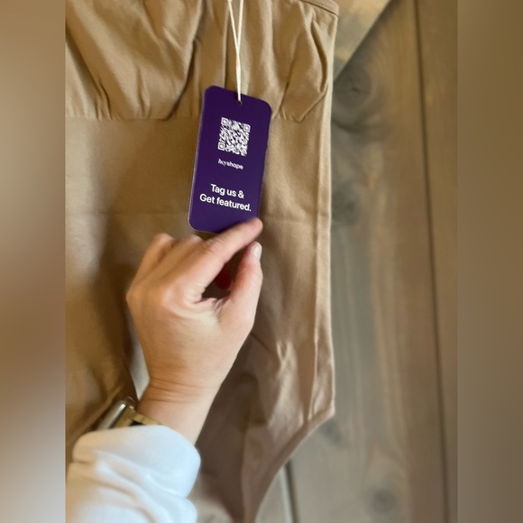 NWT Viral Influencer Hey Shape Compression Bodysuit - Picture 5 of 6